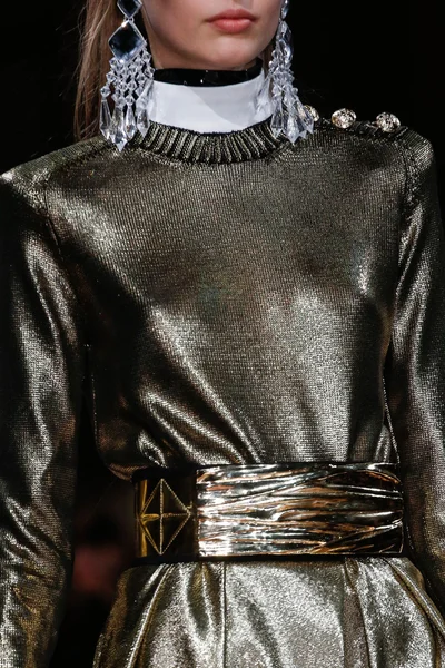 Look 8